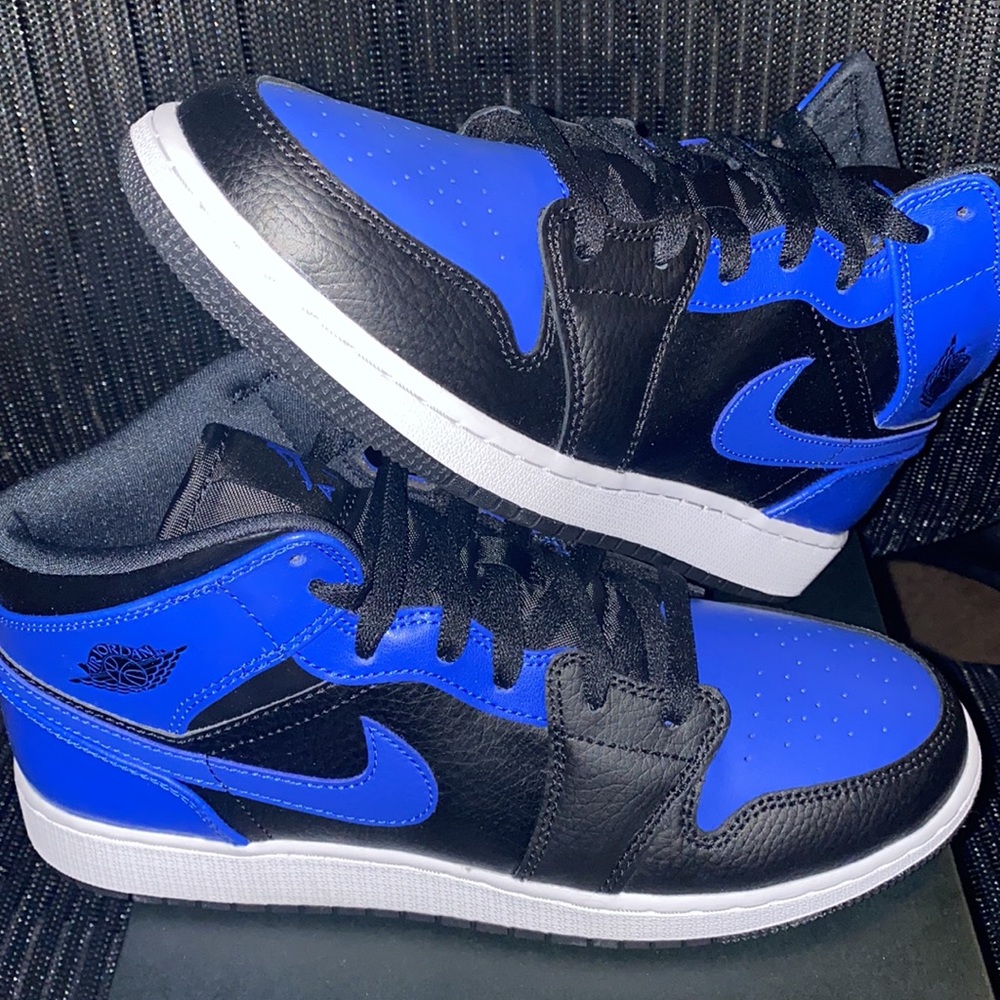 Nike Air Jordan 1 'Hyper Royal'